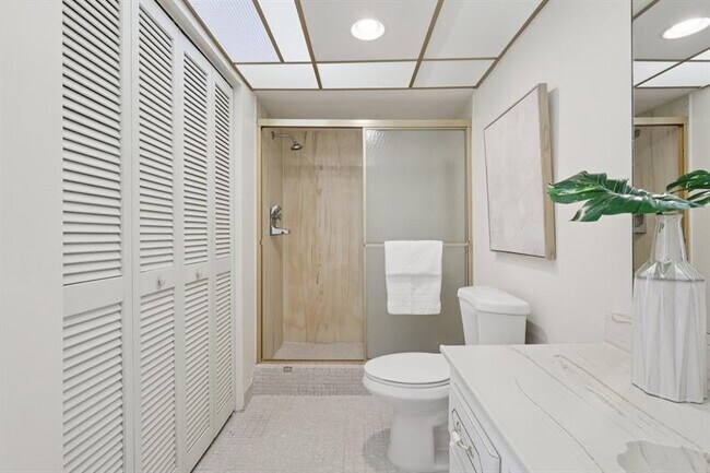 Building Photo - 2701 N Ocean Blvd