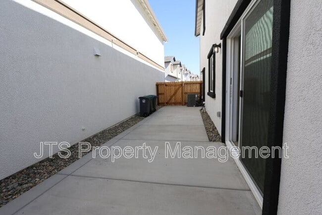 Building Photo - 4266 Aura Way