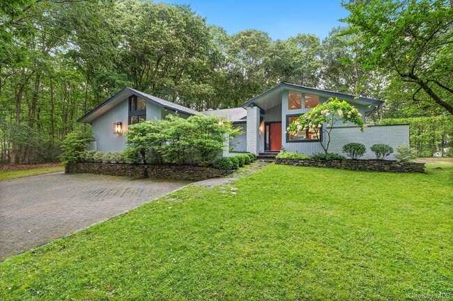 Primary Photo - 2723 Deerfield Rd
