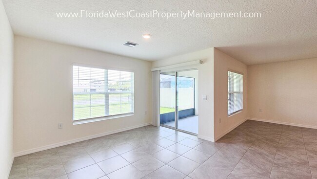 Building Photo - LOVELY 3 BEDROOM HOME WITHIN SILVERSTONE N...
