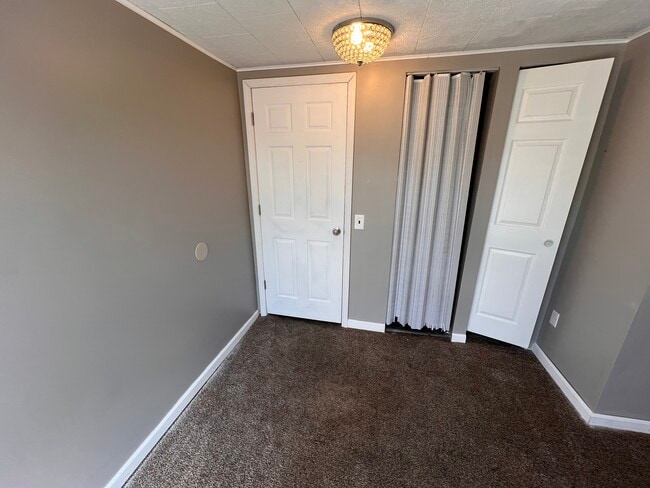 Building Photo - 2634 N Michigan Ave