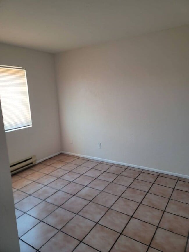 Building Photo - 1/2 MONTH FREE ON 12 MONTH LEASE AND MOVE ...