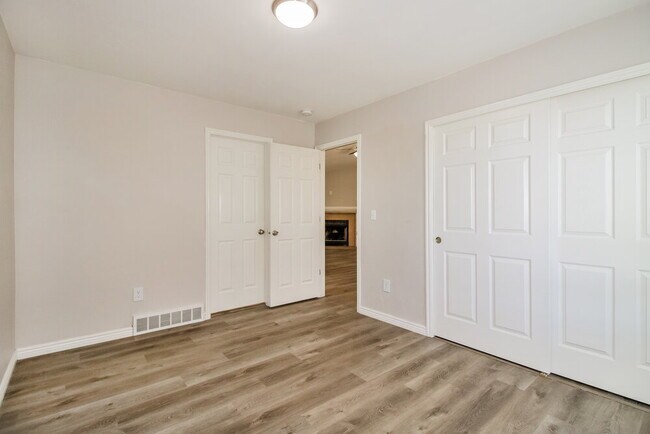 Building Photo - 14122 Rosaleen Ln