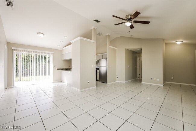 Building Photo - 1428 SW 11th Ave