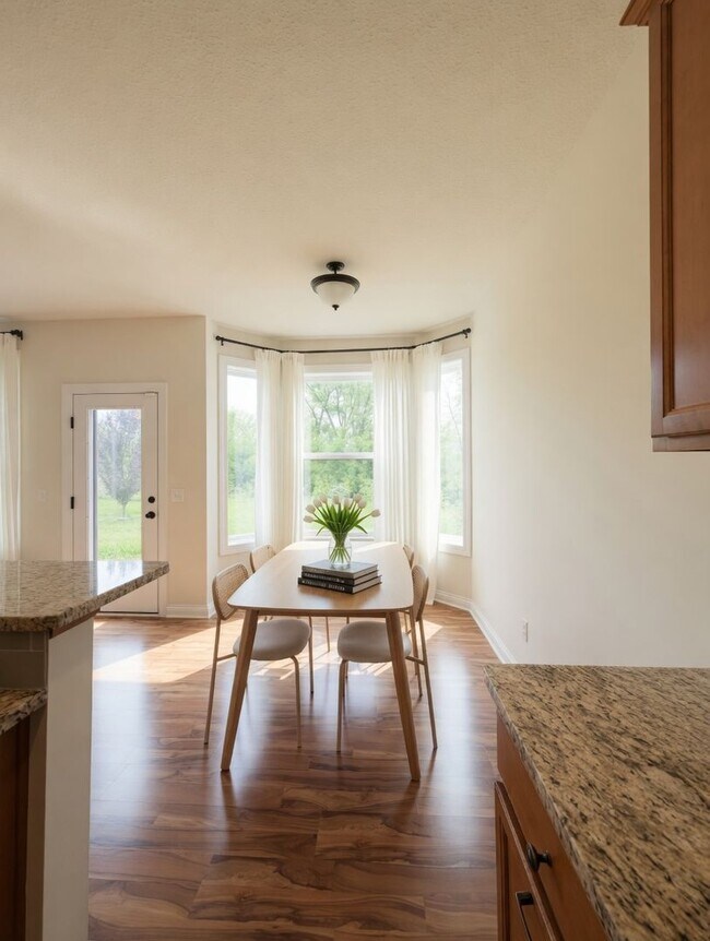 Building Photo - Beautiful 5bed 4bath Home, Nestled in a Prime Plymouth Neighborhood
