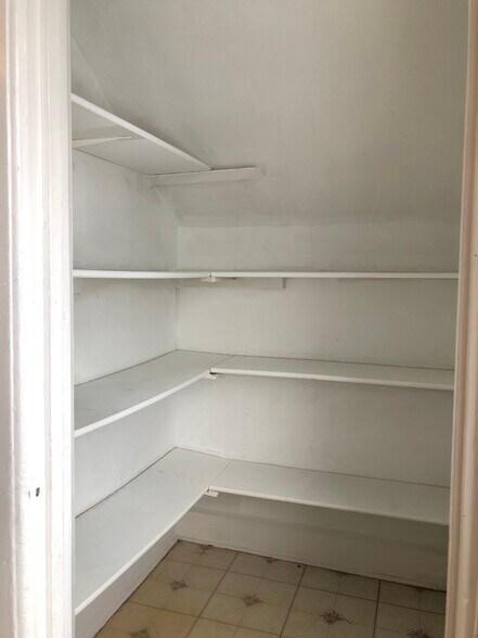 Building Photo - 2370 S Woodward St