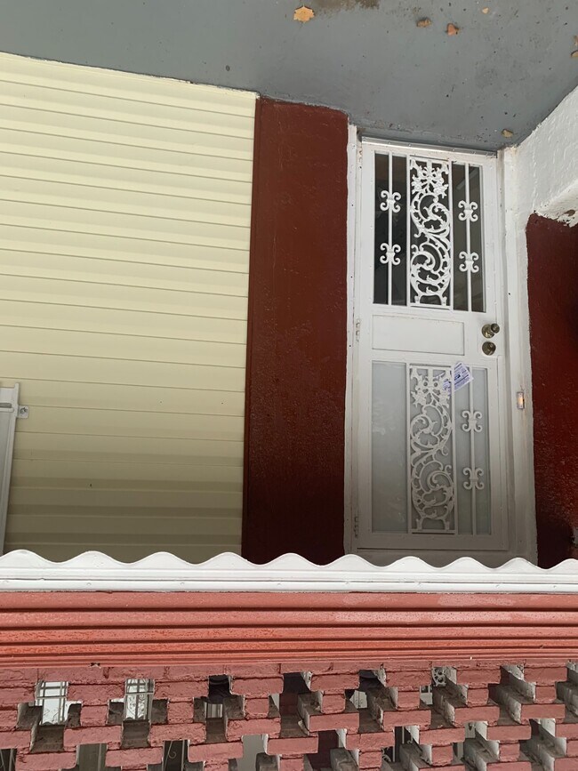 Primary Photo - 35 E 53rd St