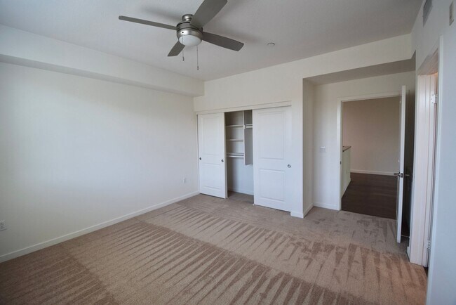 Building Photo - 7851 Ventura Canyon Ave