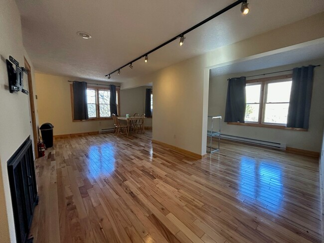 Building Photo - 3174 U.S. 321, Unit B