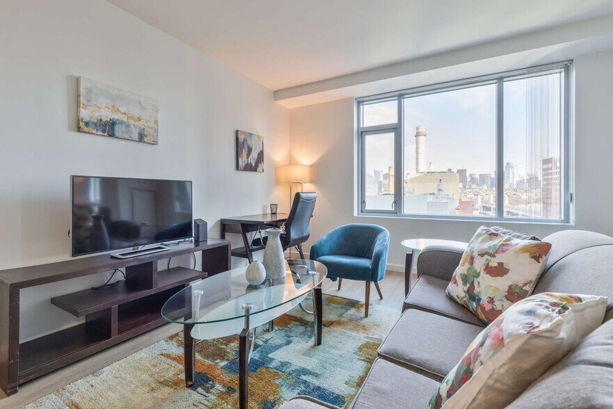 Building Photo - 250 Kendall St