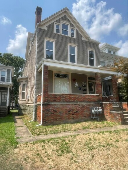 Primary Photo - 423 N Front St