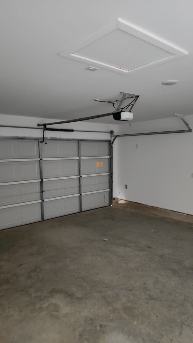 Building Photo - 3049 Majestic Sunrise Dr