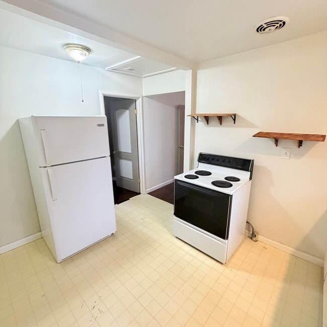 Building Photo - 18002 E Boone Ave