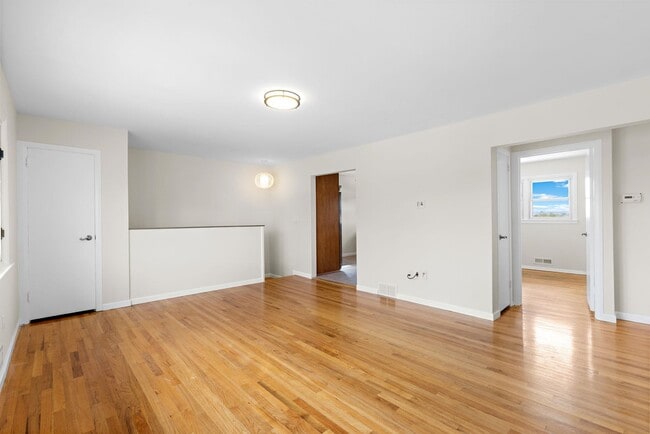 Building Photo - 689 9th St