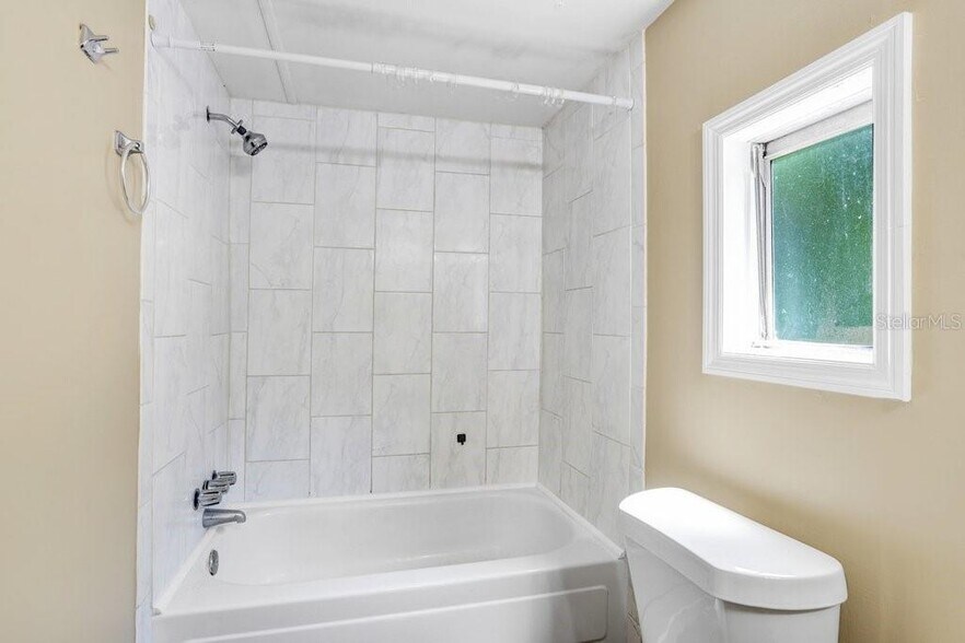Building Photo - 14610 Coral Dr