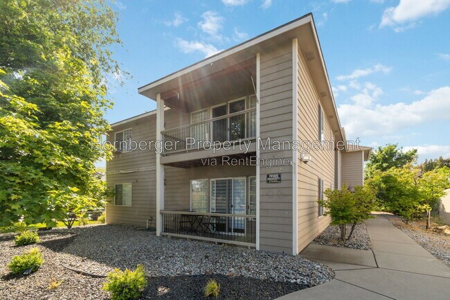 Building Photo - 2316 E South Riverton Ave