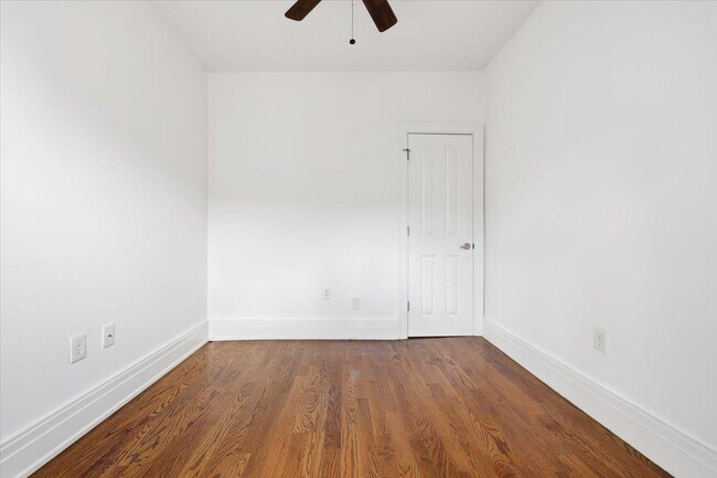 Building Photo - 76 Bowers St