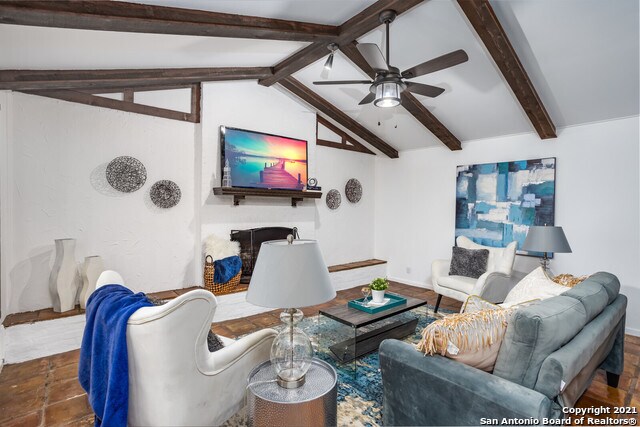 Building Photo - 1015 Cerro Alto Dr