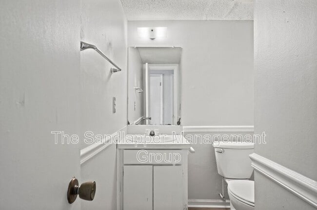 Building Photo - 3616 Peppertree Ln