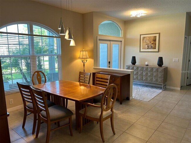 Building Photo - 1088 Hoover Cir