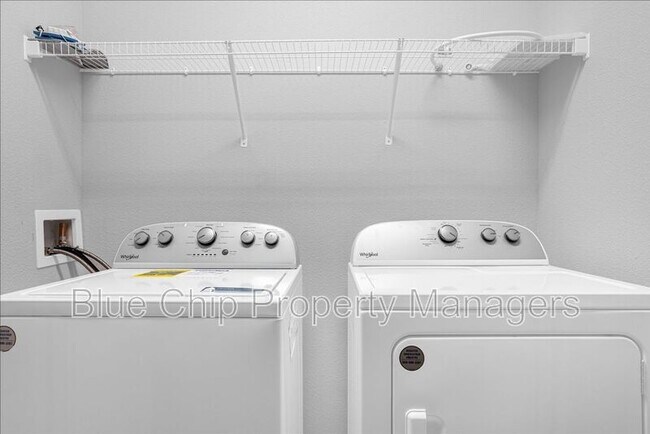 Building Photo - 6785 Tussilago Way