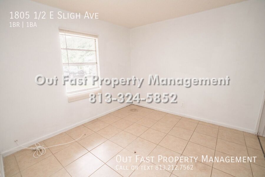 Building Photo - 1805 1/2 E Sligh Ave-