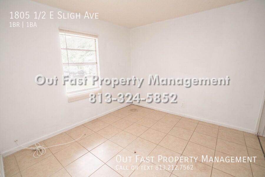 Building Photo - 1805 1/2 E Sligh Ave