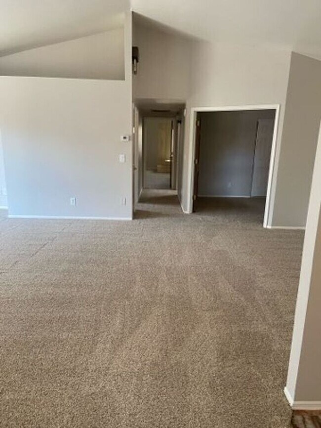 Building Photo - 5249 N Adobe Cir