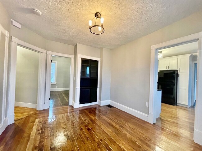 Building Photo - 119 Revere St