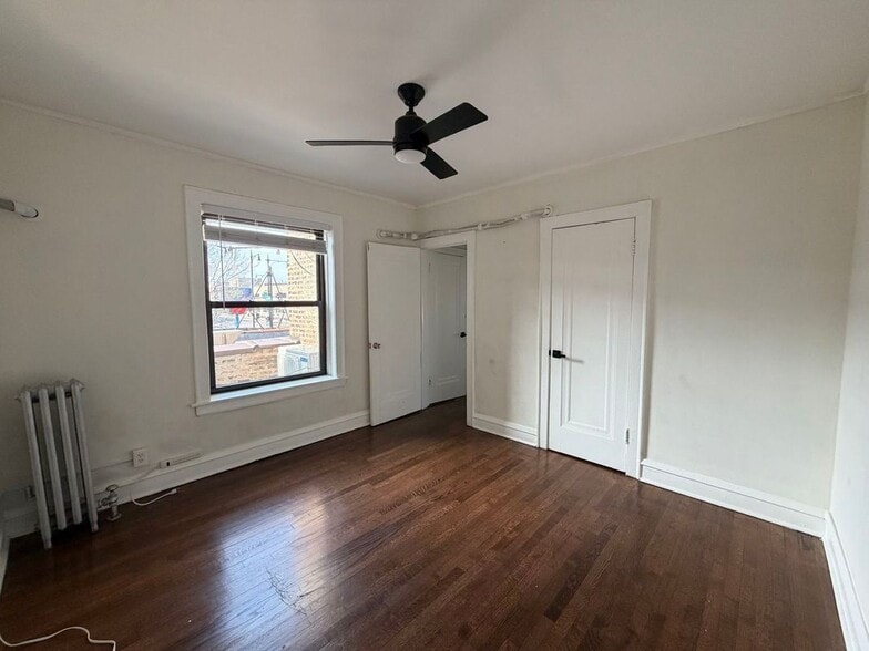 Building Photo - 5441/2 N Lincoln Ave