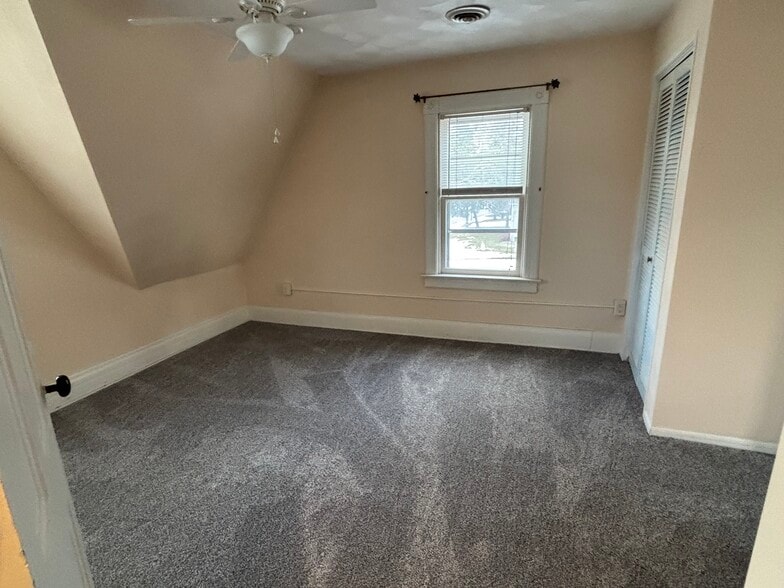 Primary bedroom - 203 E McKinley St