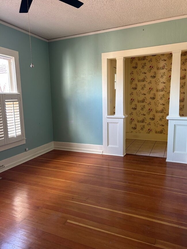 Building Photo - 1-Bedroom in Quiet 4-Plex near Ivywild