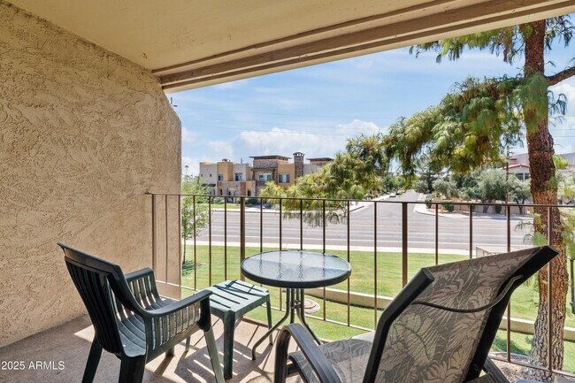 Building Photo - 7436 E Chaparral Rd