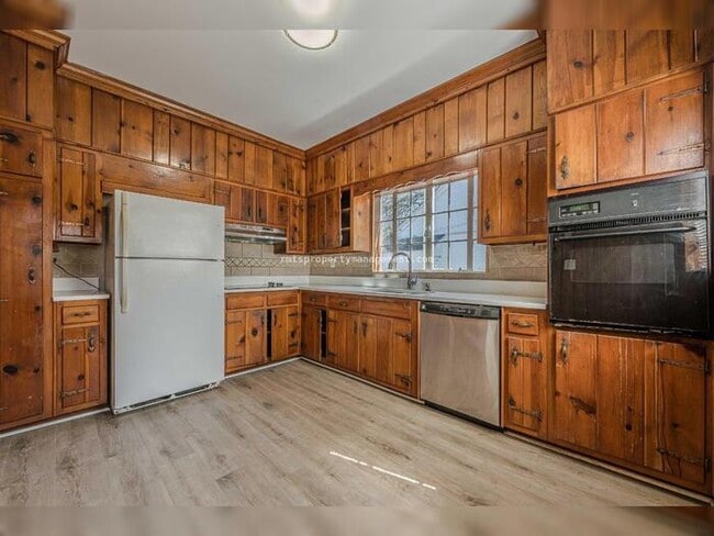 Building Photo - 1977 N Decatur Rd