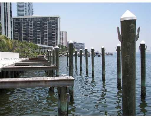 Building Photo - 2101 Brickell Ave