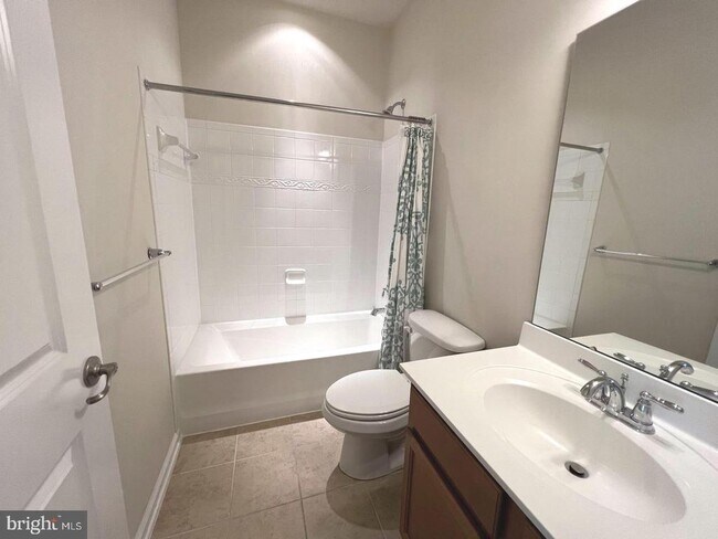 Building Photo - 356 Paladium Ct