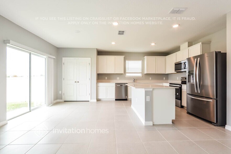 Building Photo - 421 Waterford Dr