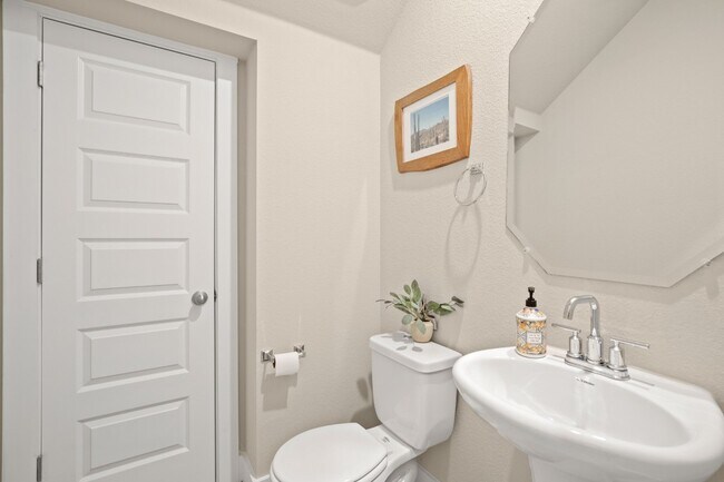Building Photo - 7400 Travertine Spring Dr