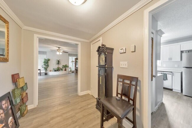 Building Photo - 1561 Sultan Ln
