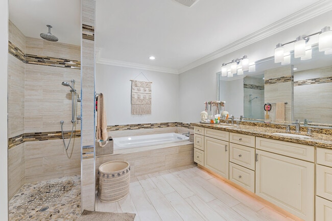 Building Photo - 125 Harbourside Cir