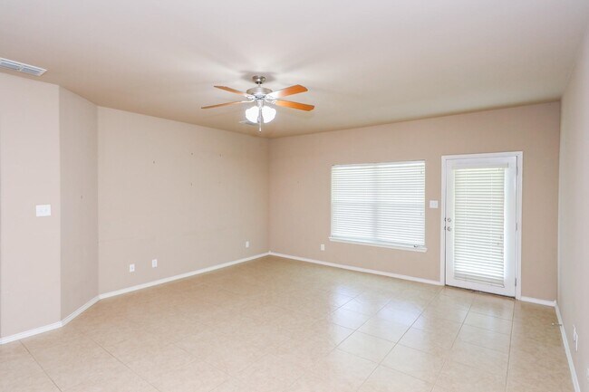 Building Photo - 117 Veracruz Dr