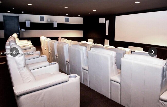 Building Photo - 900 Biscayne Blvd