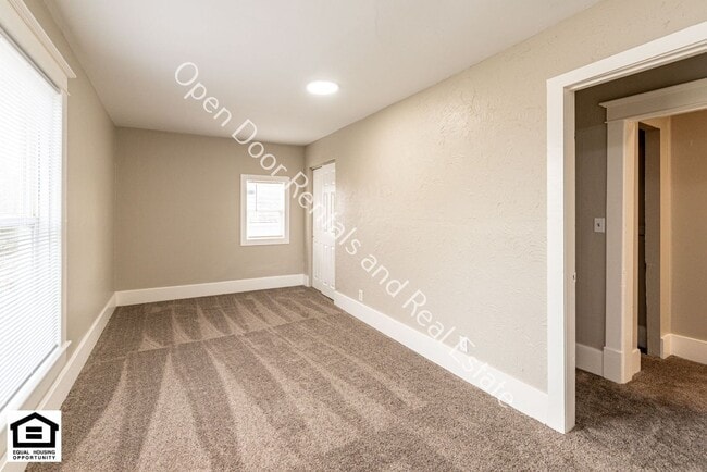 Building Photo - 3 bedroom home now available