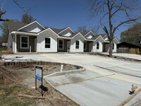 Building Photo - 1606 W 5th St