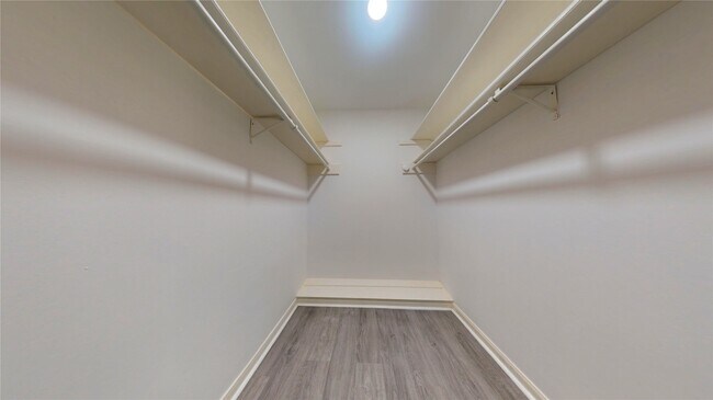 Building Photo - 811 Devonport Ln