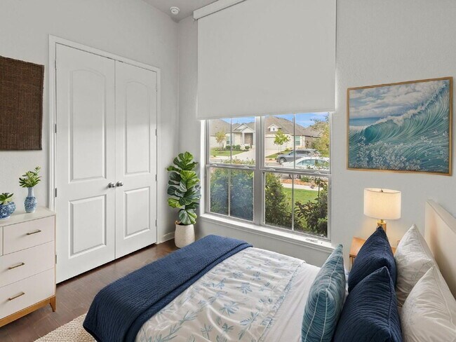 Building Photo - Modern updates and amenities but feels like home!