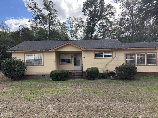 Building Photo - 12 Howell Rd