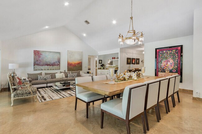 Dining/living area - 2535 NW 41st St