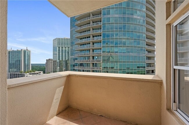 Building Photo - 3334 Peachtree Rd NE