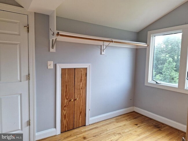 Building Photo - 9078 Knoll Run Ln